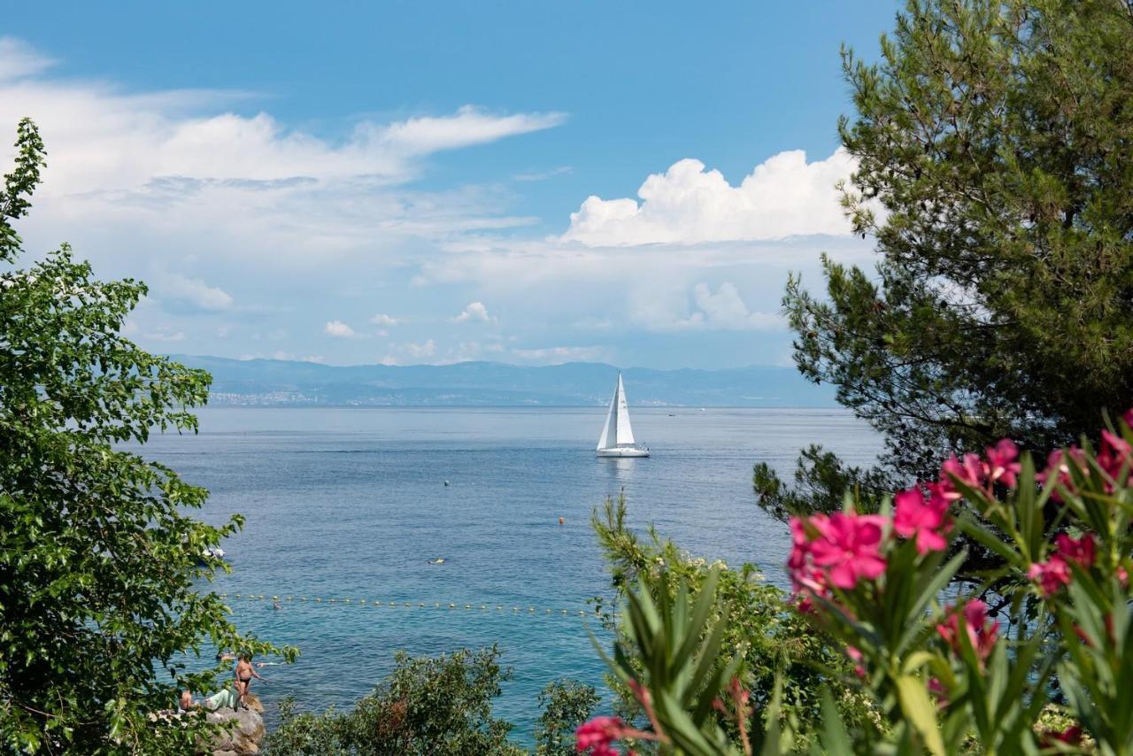 Beachfront Apartment Rosa Del Mar Jardin Mošćenička Draga エクステリア 写真
